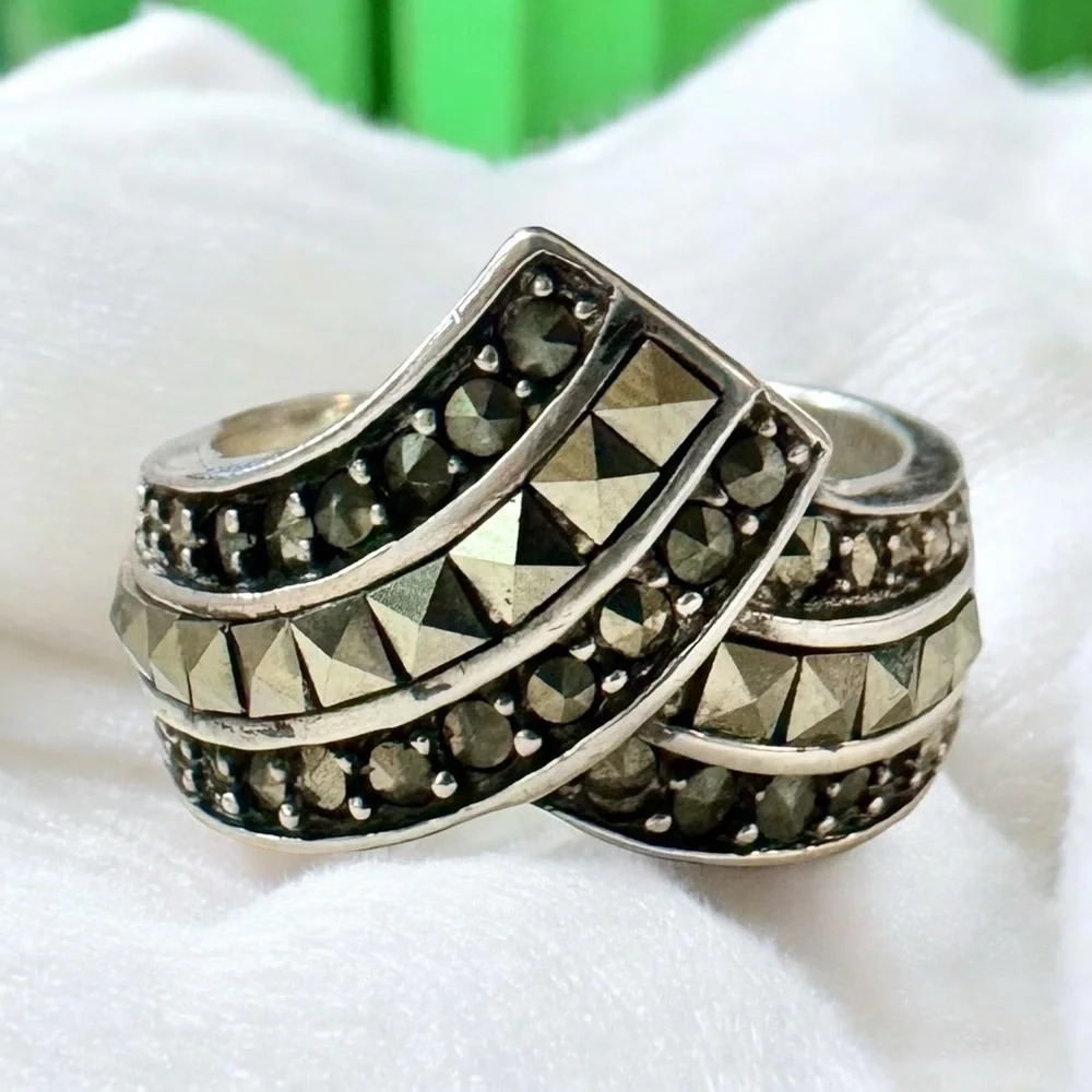 Designer Sterling Silver & Marcasite Ring (7)
